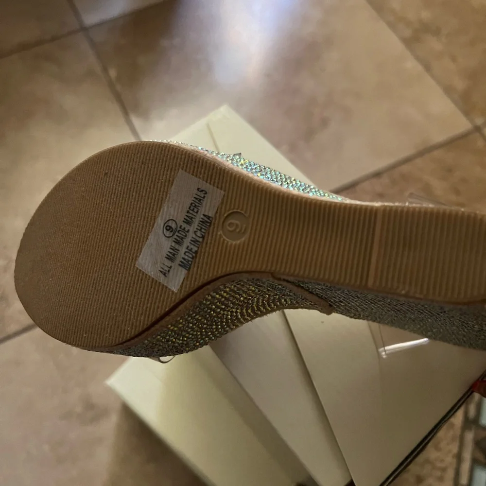 Rhinestone wedge - Picture 4 of 6
